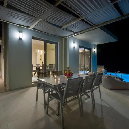 Villa Sene - Sea Front Luxury